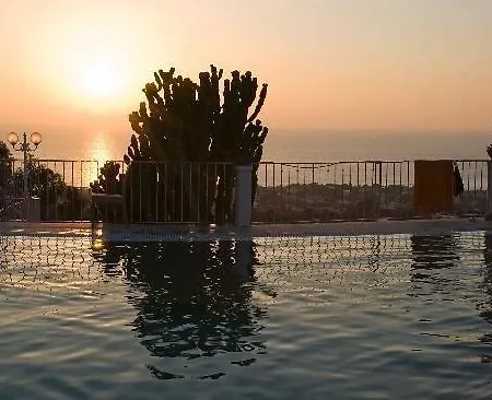 Carlo Magno 4* ラッコ・アメーノ