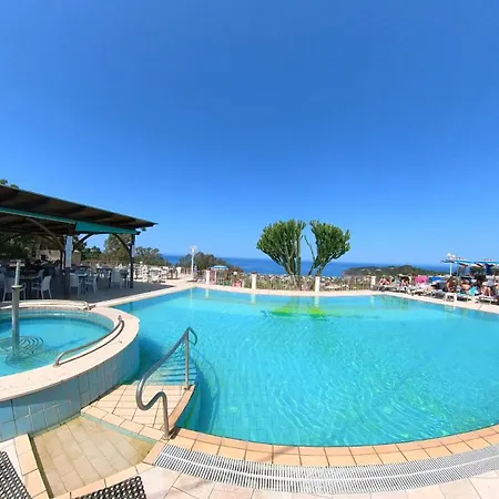 Carlo Magno ラッコ・アメーノ